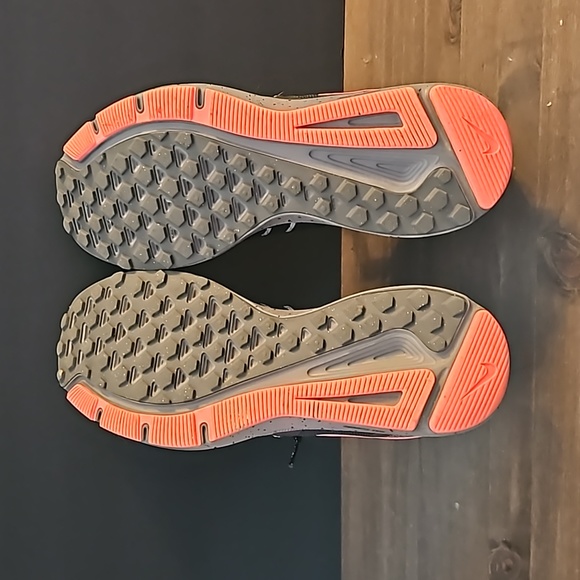 EUC Nike Run Swift W11 Black/Gray/Pink - Picture 7 of 9